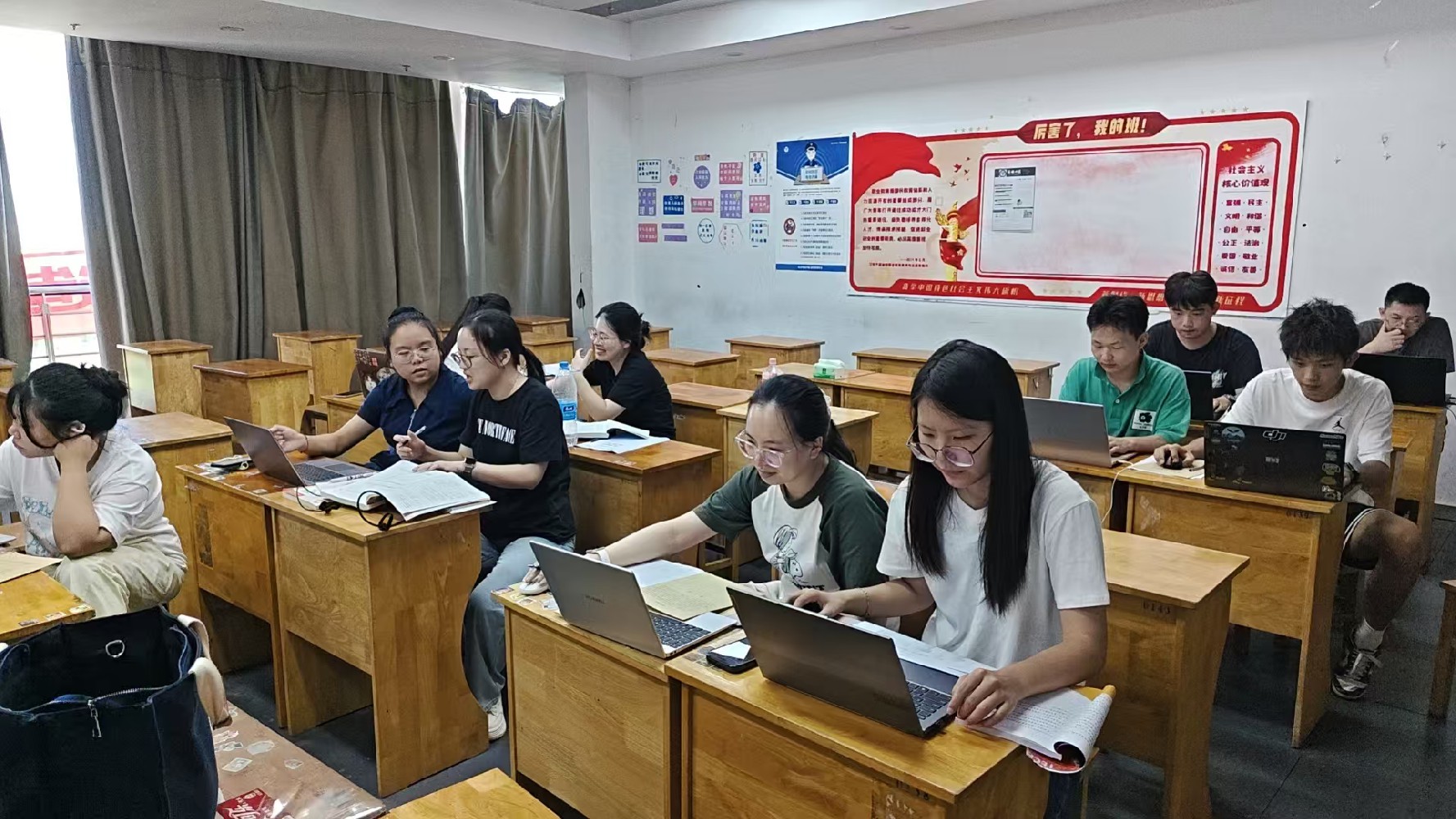 图 1综合教研二组